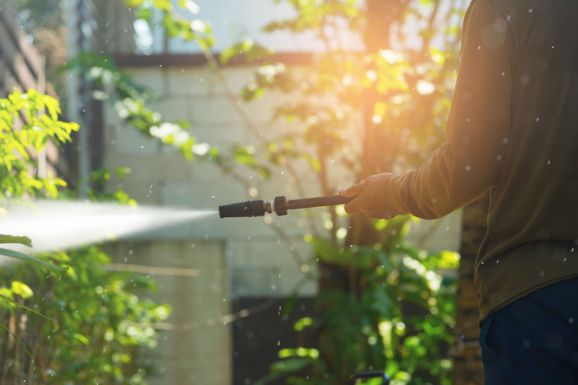 High pressure water cleaning.